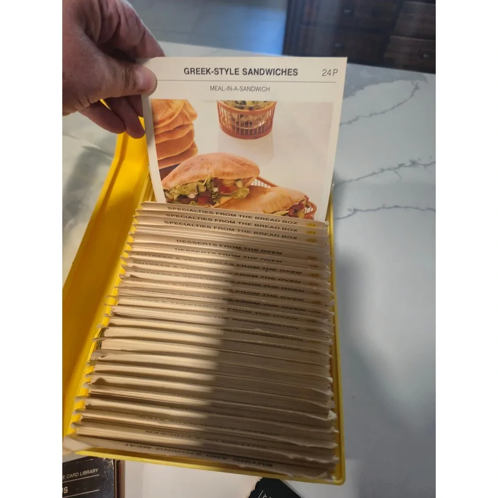 Vintage Better Homes and Gardens Recipe Card Library Gold Plastic Box 1970s